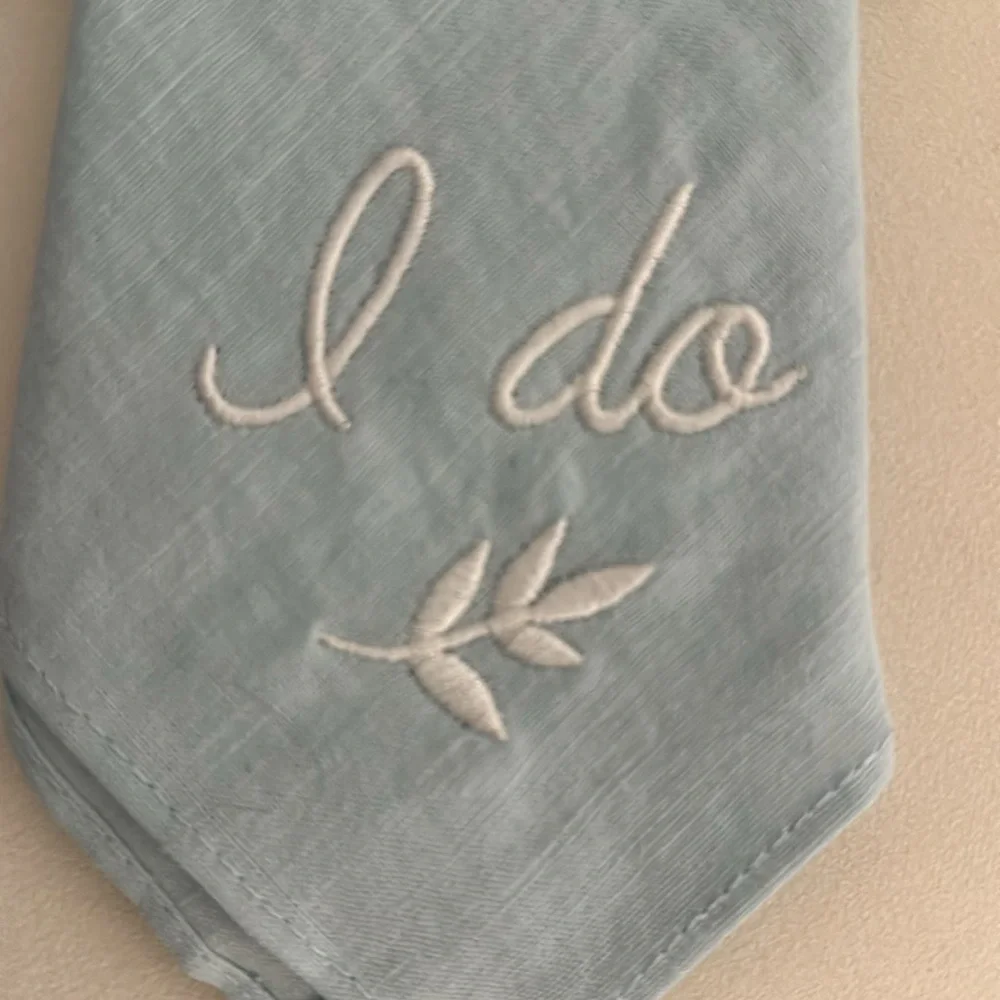 NWT I Do Wedding Handkerchief - Picture 3 of 5